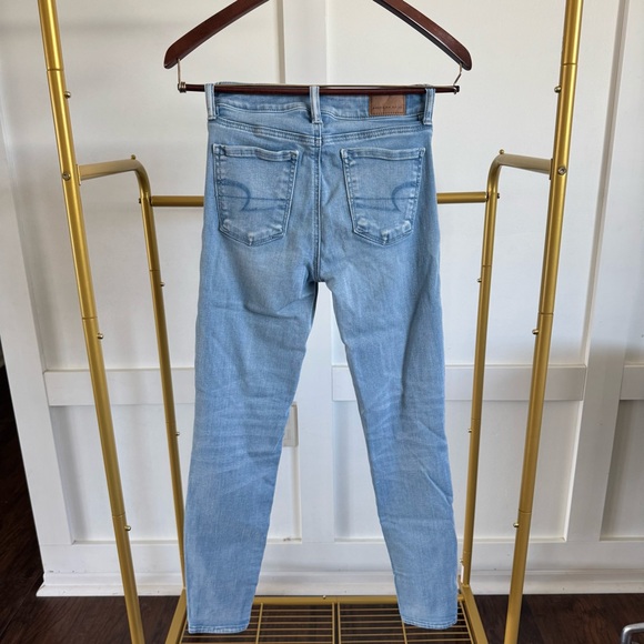 American Eagle High Rise Jeggings Next Level Stretch light blue Sz 0 SHORT - Picture 2 of 9